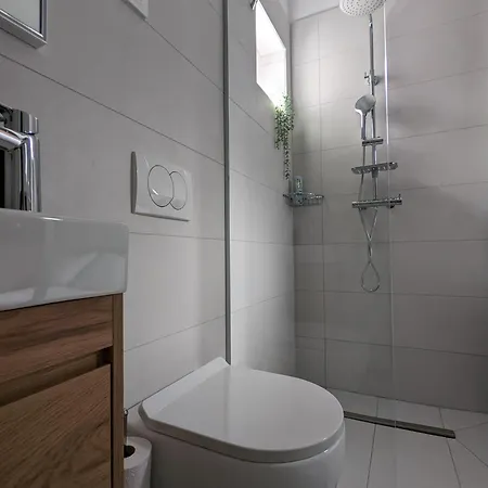 Cozy Maksimir Condo Near Kvatric Zagreb Exterior photo